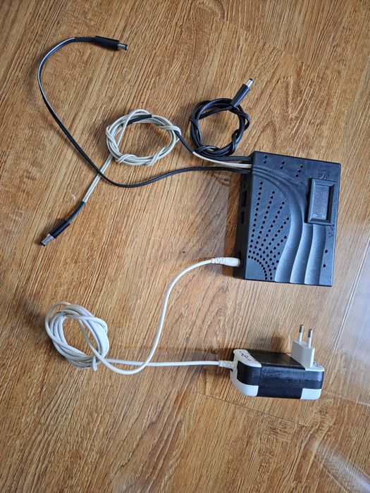 UPS безперебійник для роутера із змінними акб, 3 виходи читати опис