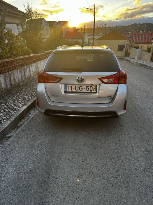 Toyota auris hibrida GPL Economica