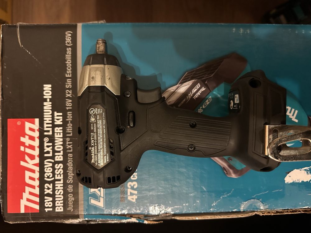 Акумуляторний гайковерт Makita XWT12.18v
