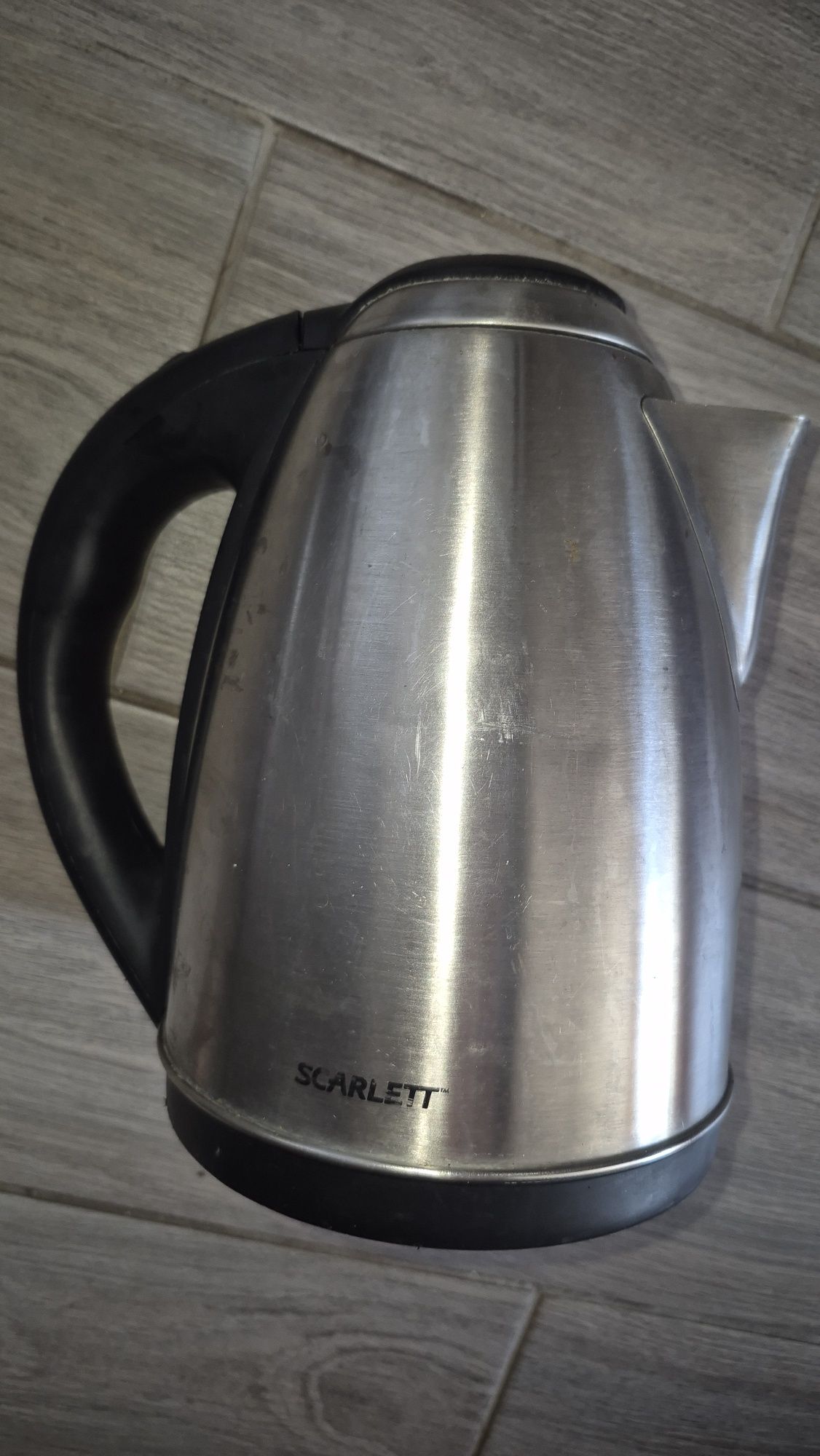 Робочий Електрочайник Delfa 1.75л та електрочайник Scarlett