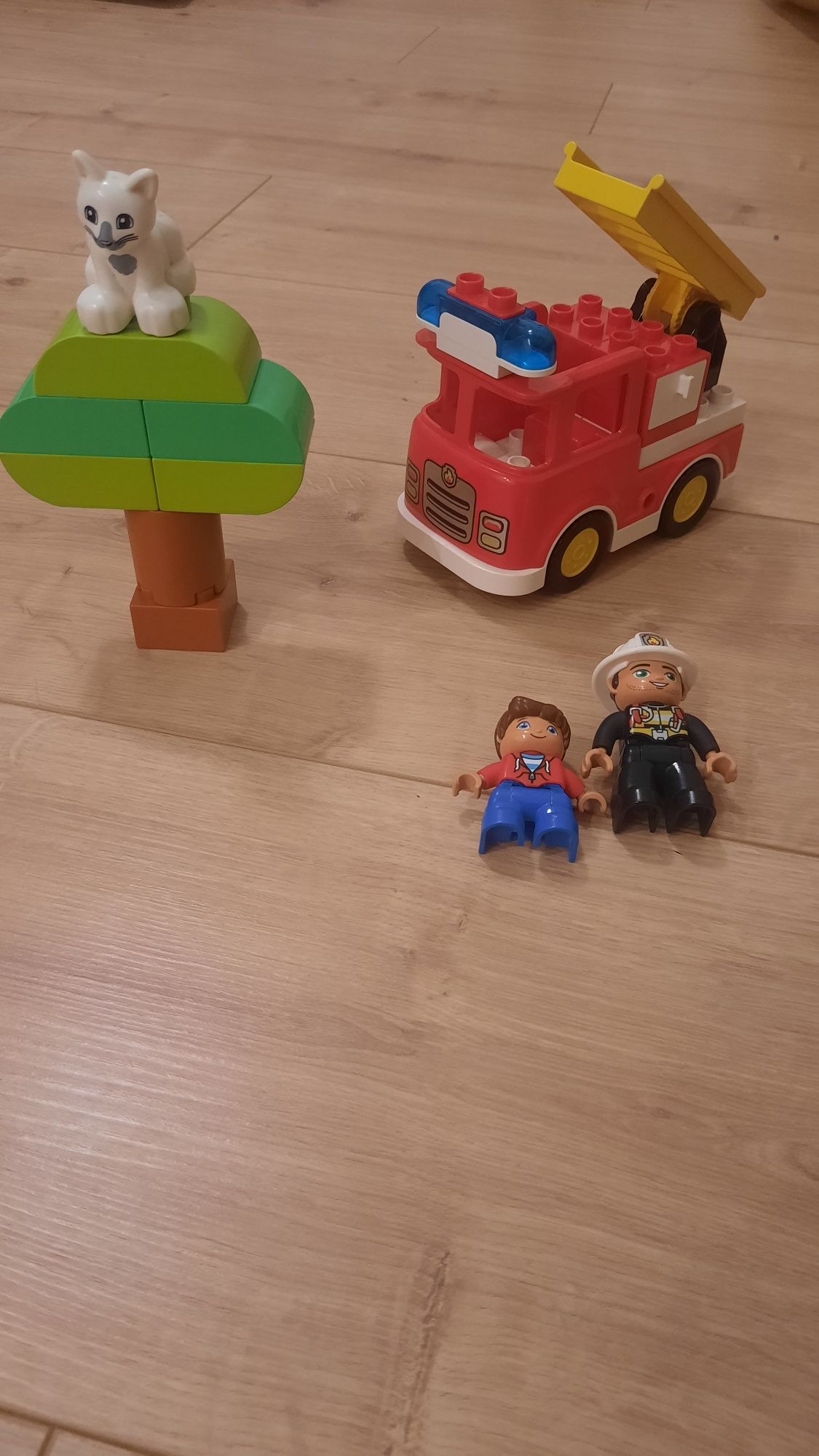 Lego duplo wóz strażacki