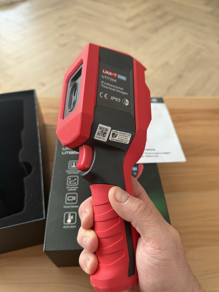 Kamera termowizyjna UNIT UTi720A