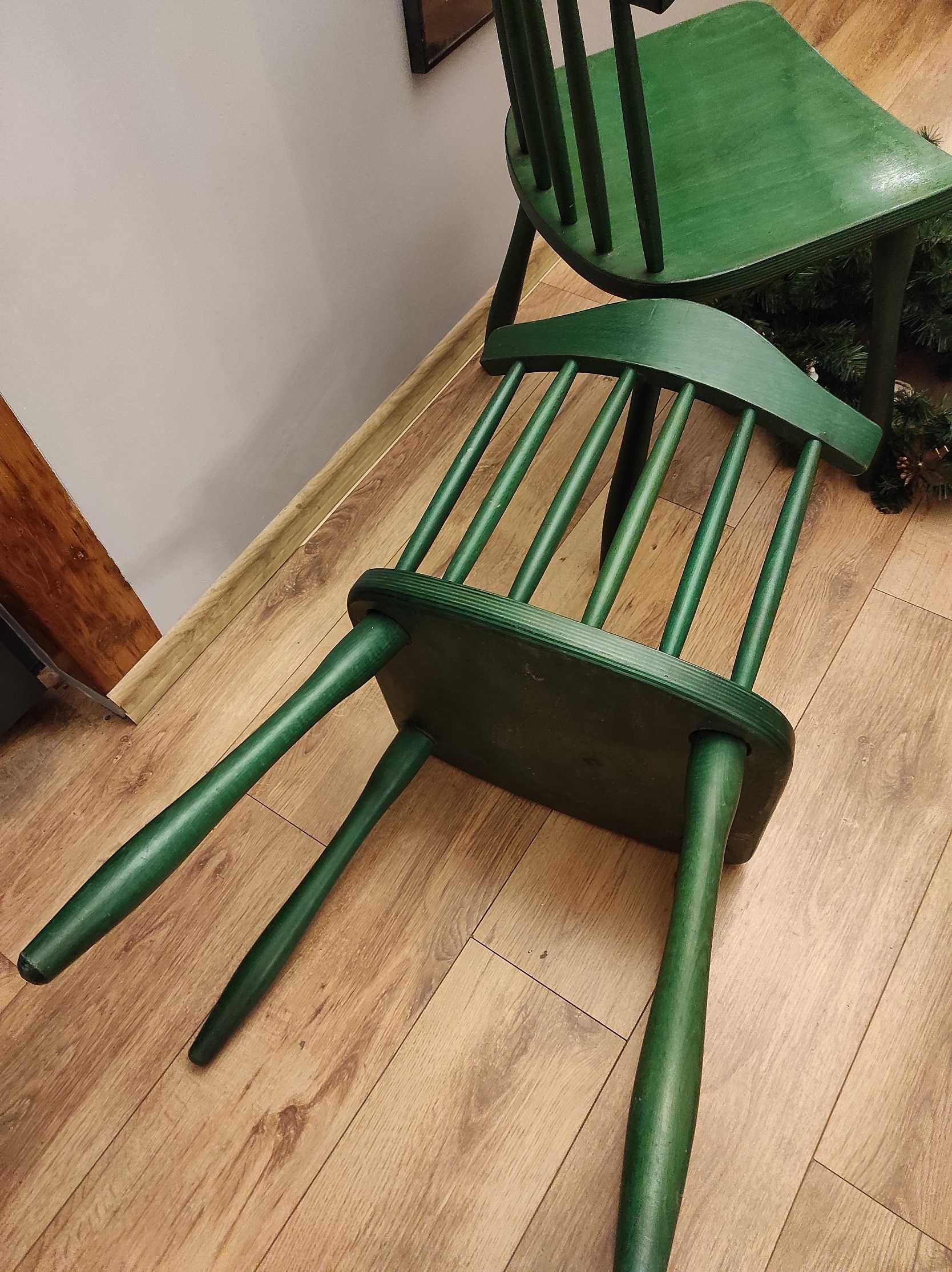 Krzesło drewniane, typu patyczak, zielone 1 szt.