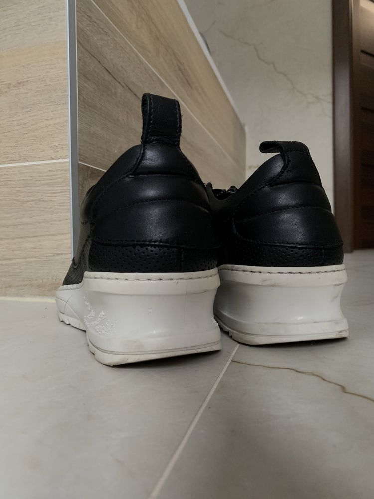 Buty czarne trampki tenisówki na zamek wygodne Filling Pieces 37