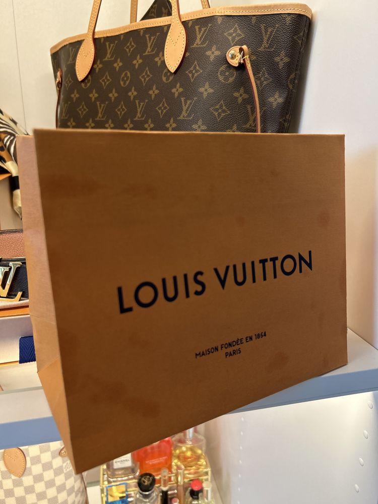 Mała papierowa torebka Louis Vuitton plamy