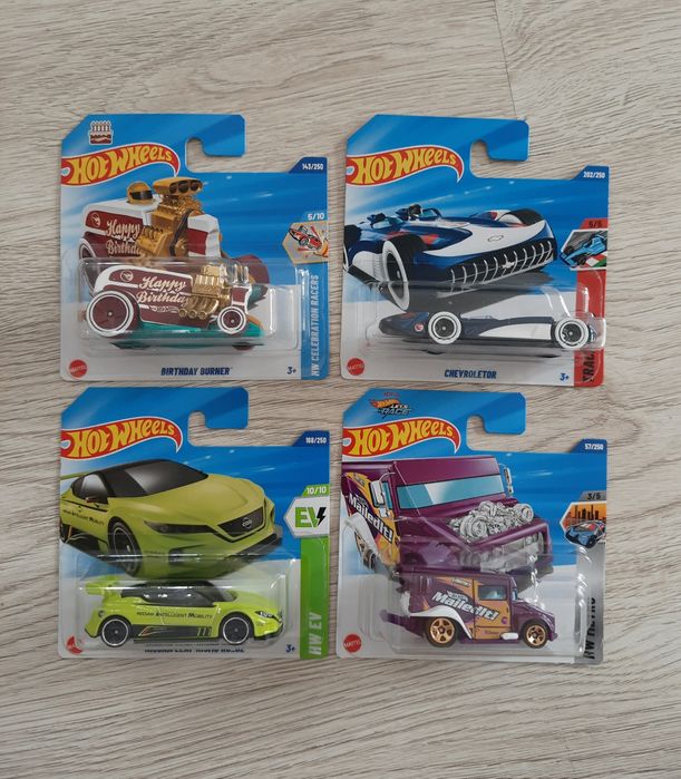 Hot Wheels Treasure Hunt zestaw 4x TH