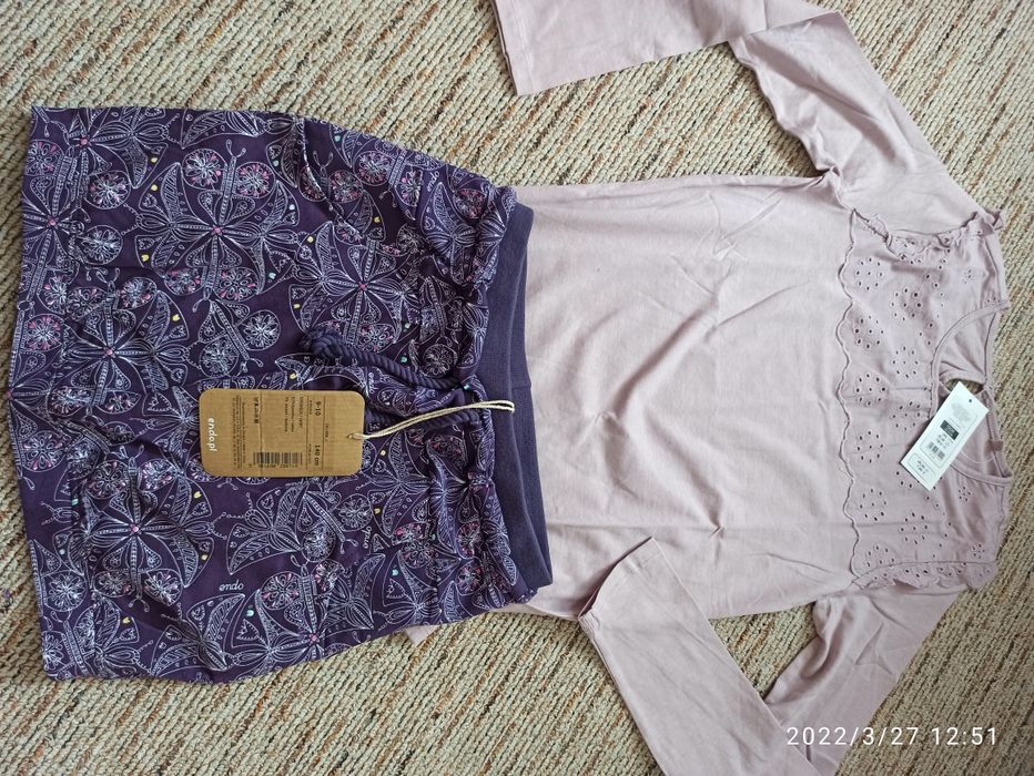 Komplet nowy spodnica i bluzka z długim rękawem dla 140