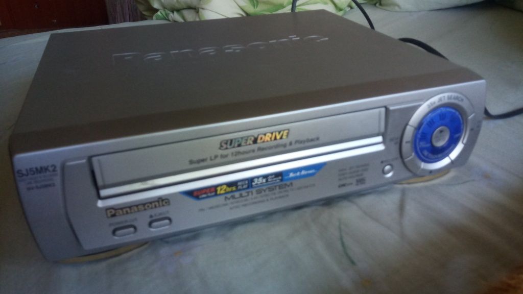 Видеокасетный магнитофон Panasonic VHS NV- SJ5MK2