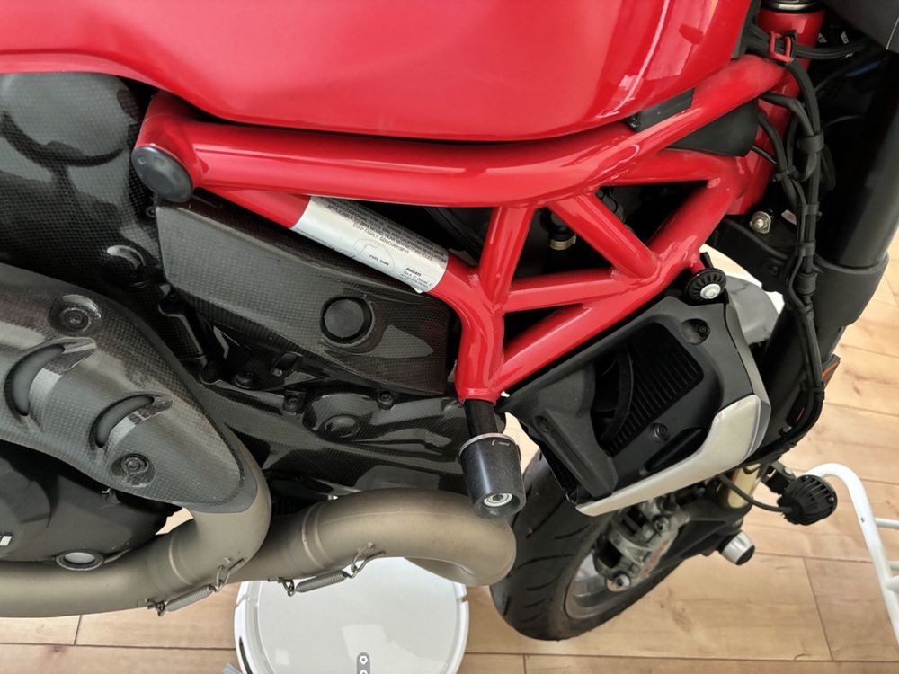 Ducati Monster 1200R