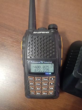 Radio Baofeng UV-6R to dwupasmowy radiotelefon o mocy 5 wat