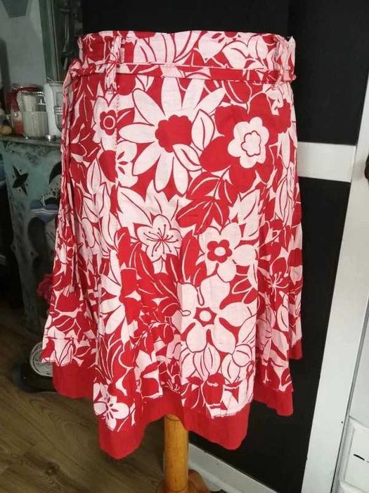 Spódnica kwiaty czerwono białe