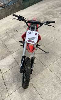 Pit bike 125cc.