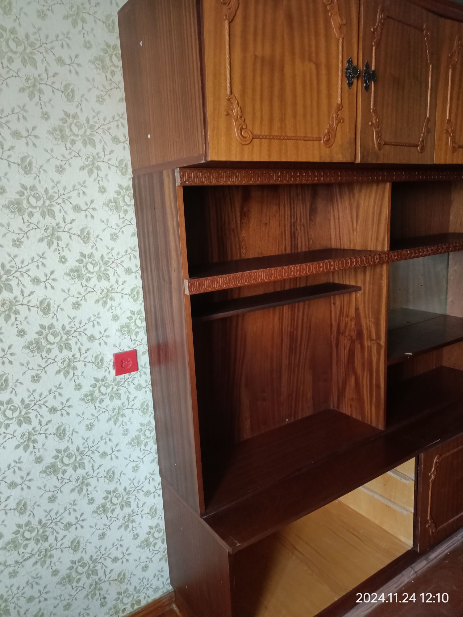 Стенка натуральное дерево Румыния "Питешть" качество