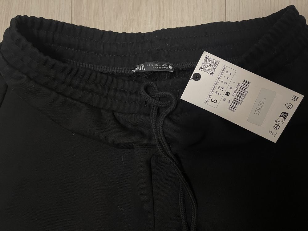 Продам шикарный стильный костюм Zara