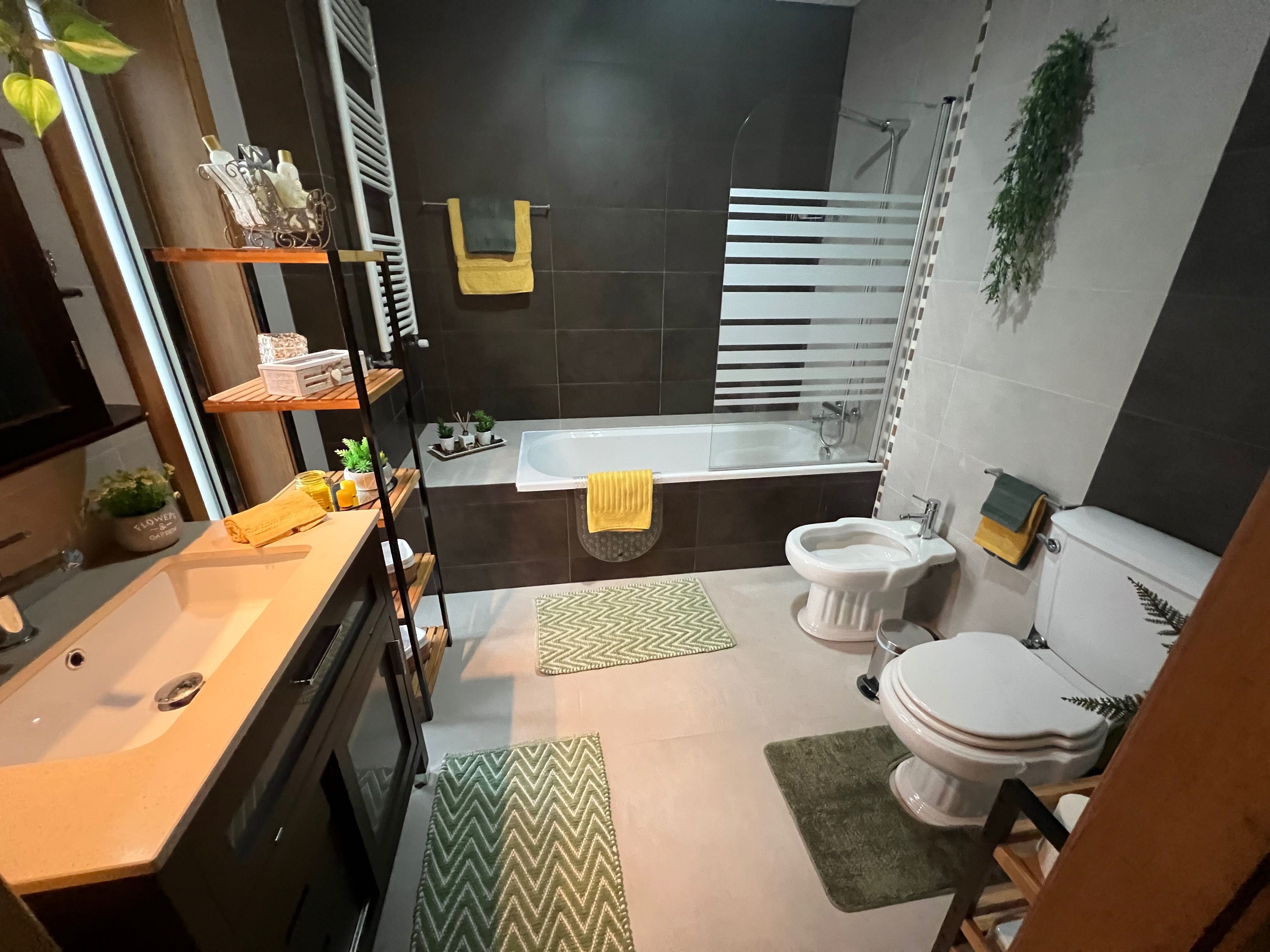 Quarto numa Moradia para Senhor despesas incluídas