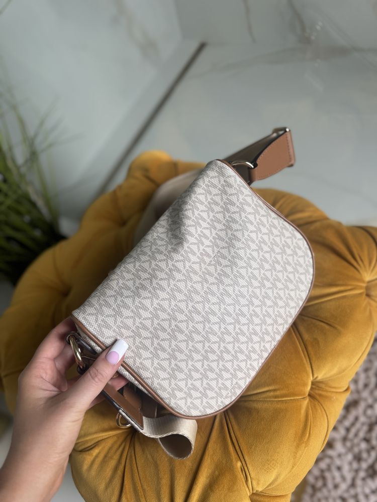Nerka Slater Michael Kors Vanilla Monogram MK