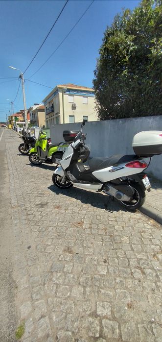 Scooter 300c.c Honda e Piaggio + Honda CB 500c.c de 2000 Porto GDM