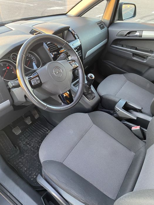 Opel Zafira 2011
