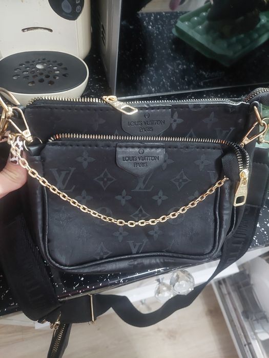 Odjechana nowa czarna listonoszka Lv z saszetką