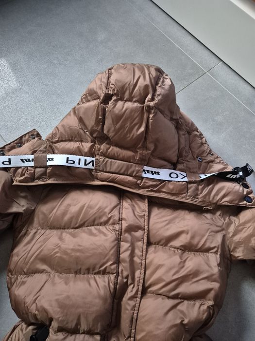 Pinko pikowany damski płaszcz ocieplany z kapturem puchowy