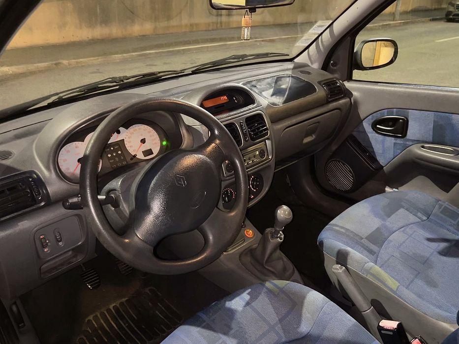 Renault Clio 1.2 16V 2000