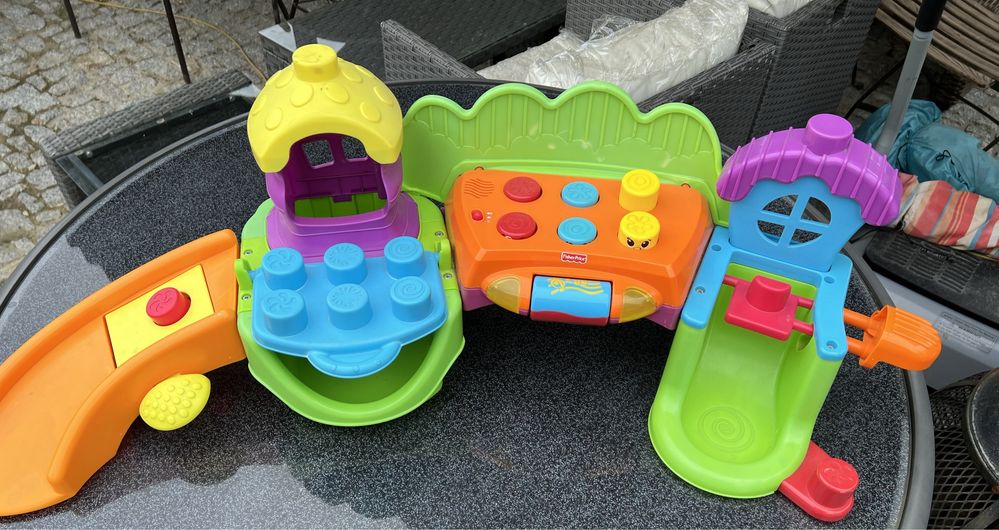 Fisher-price zamek multimedialny dla najmłodszych