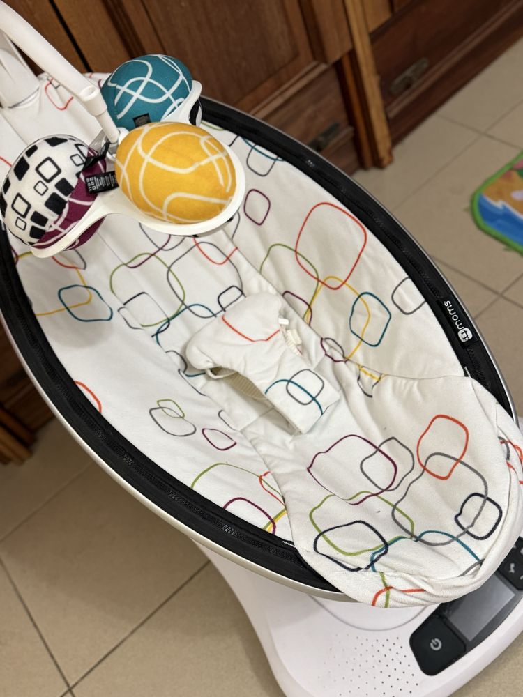 Заколисуючий Укачивающий центр 4Moms MamaRoo