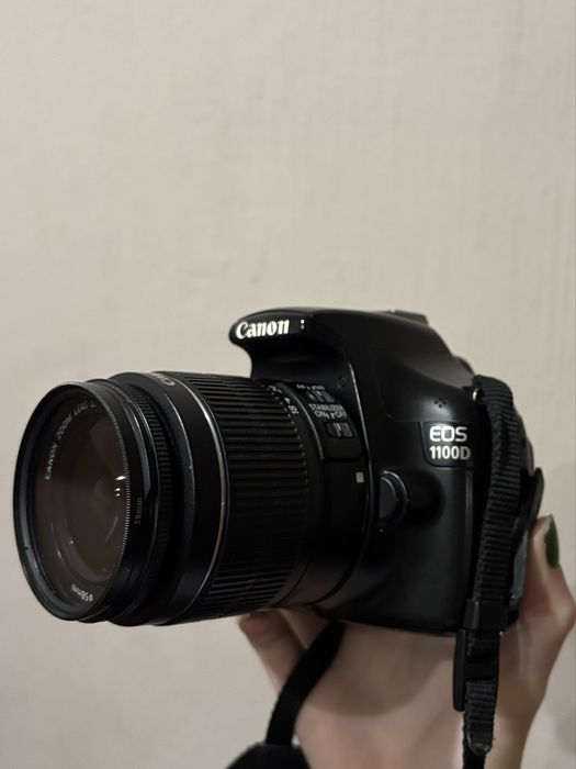 Фотоопарат Canon EOS 1100D