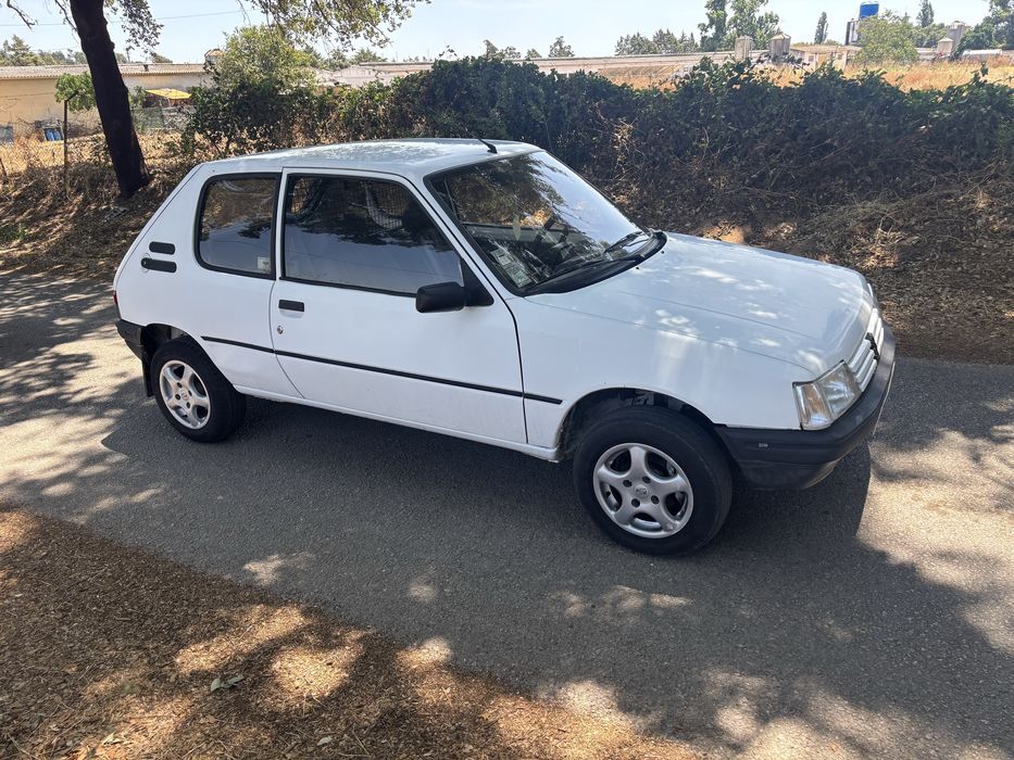 Peugeot 205 XAD c/ Direção Assistida e 160 mil kms