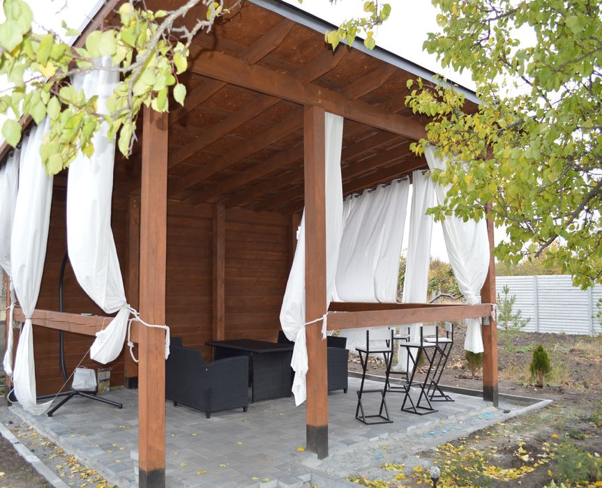 Сдам в аренду подобово альтанку