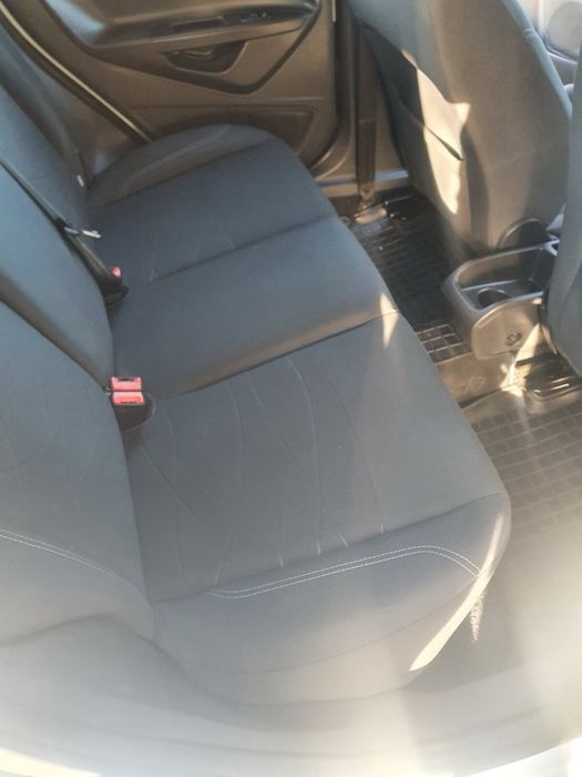 Авто Ford fiesta 2016