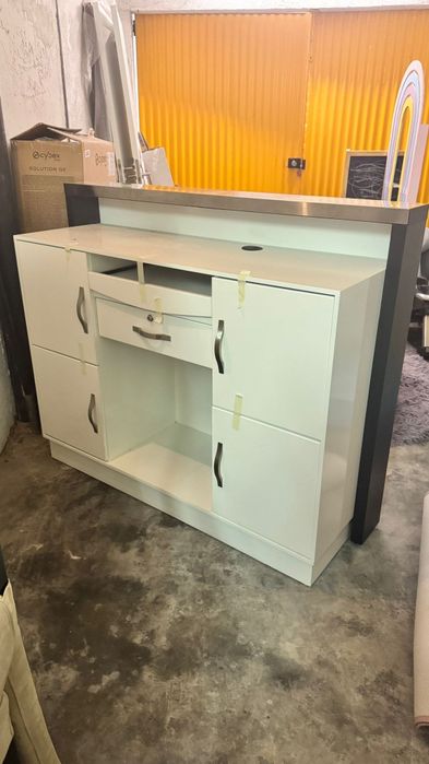 Vende-se balcão de loja