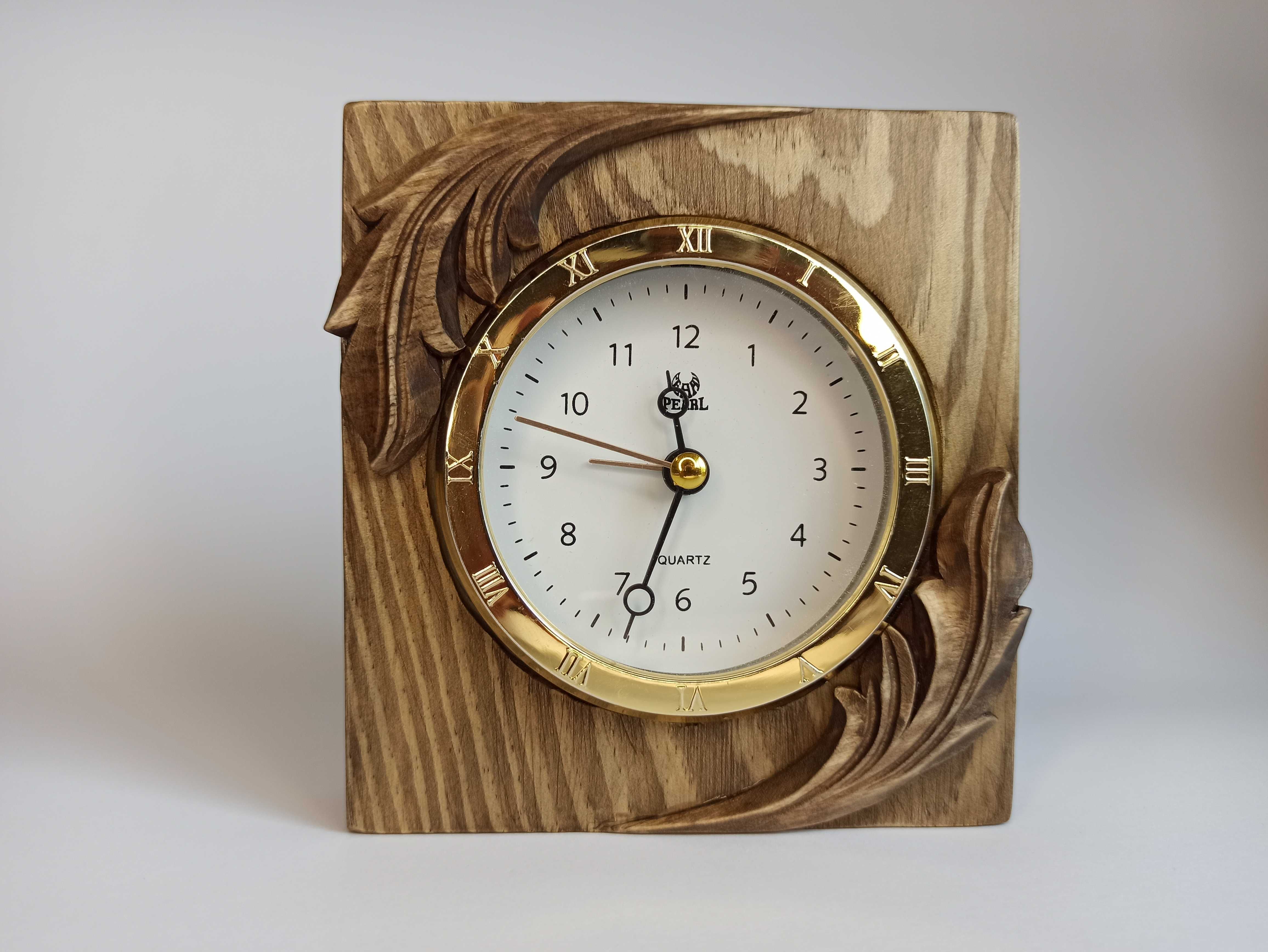 Дерев'яний годинник ручної роботи, Годинник офісного столу