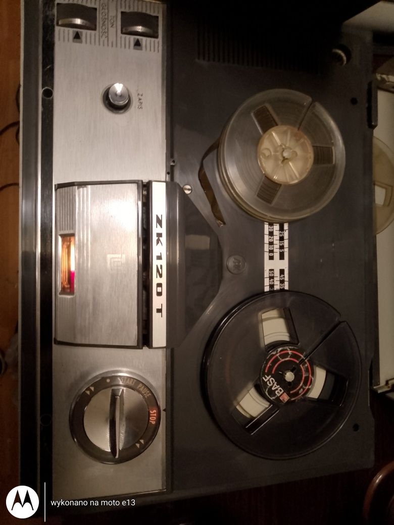 Stary Szpulowy magnetofon z PRL zk 120 t
