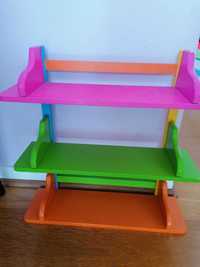 Móvel prateleiras coloridas para quarto de criança
