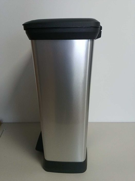 curver kosz na śmieci deco bin 50l srebrny