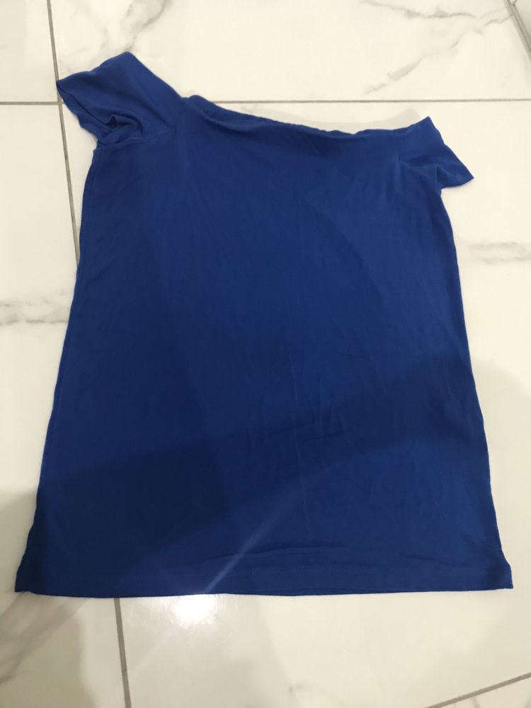 Massimo duti. Bluzka z opuszczanymi rękawkami