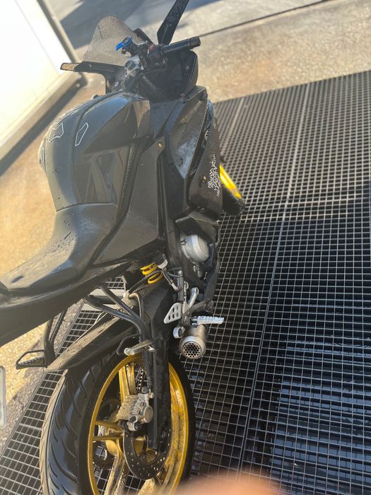 Yamaha YZF - R125