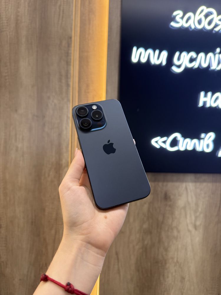 Б/у IPHONE 15Pro 256 Blue Titanium Neverlock Костюшка,5 igrand