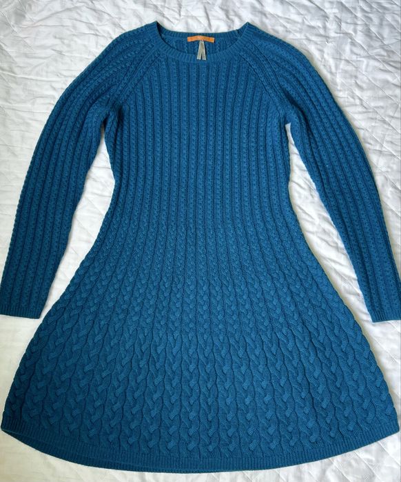 Тепла вʼязана сукня Hugo Boss