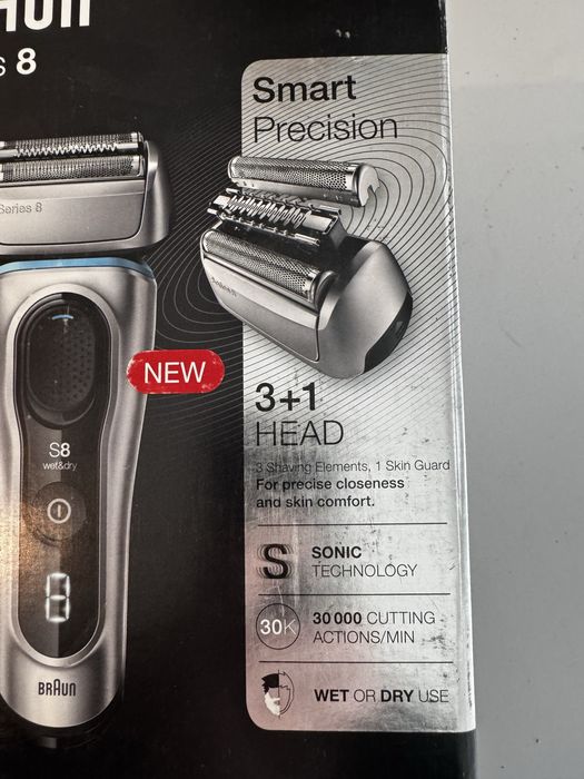 Máquina de Barbear Braun com Docking Station de carregamento e limpeza