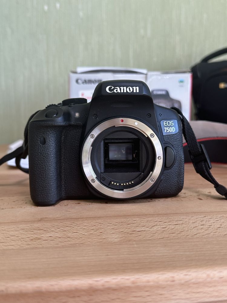 Фотоапарат Canon 750D