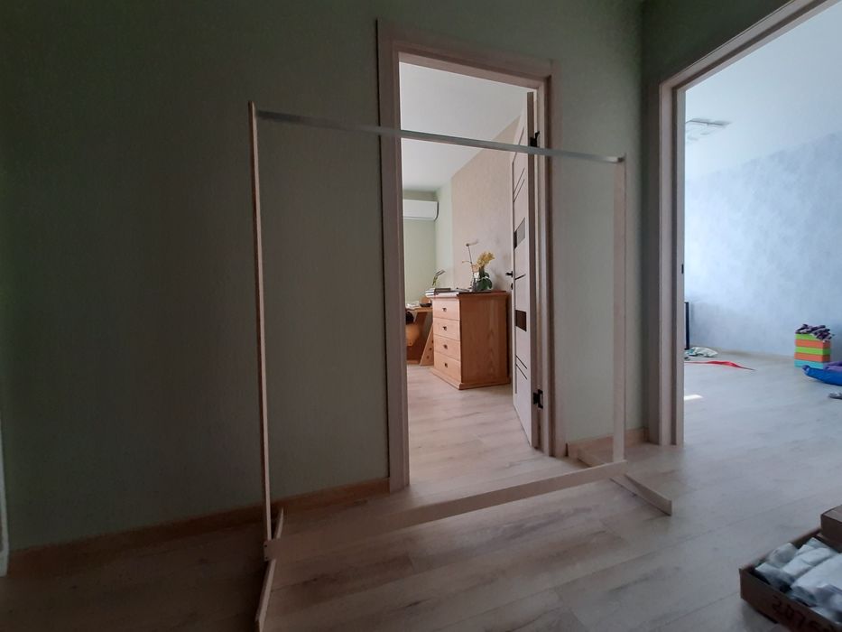 стійка вішалка для одягу