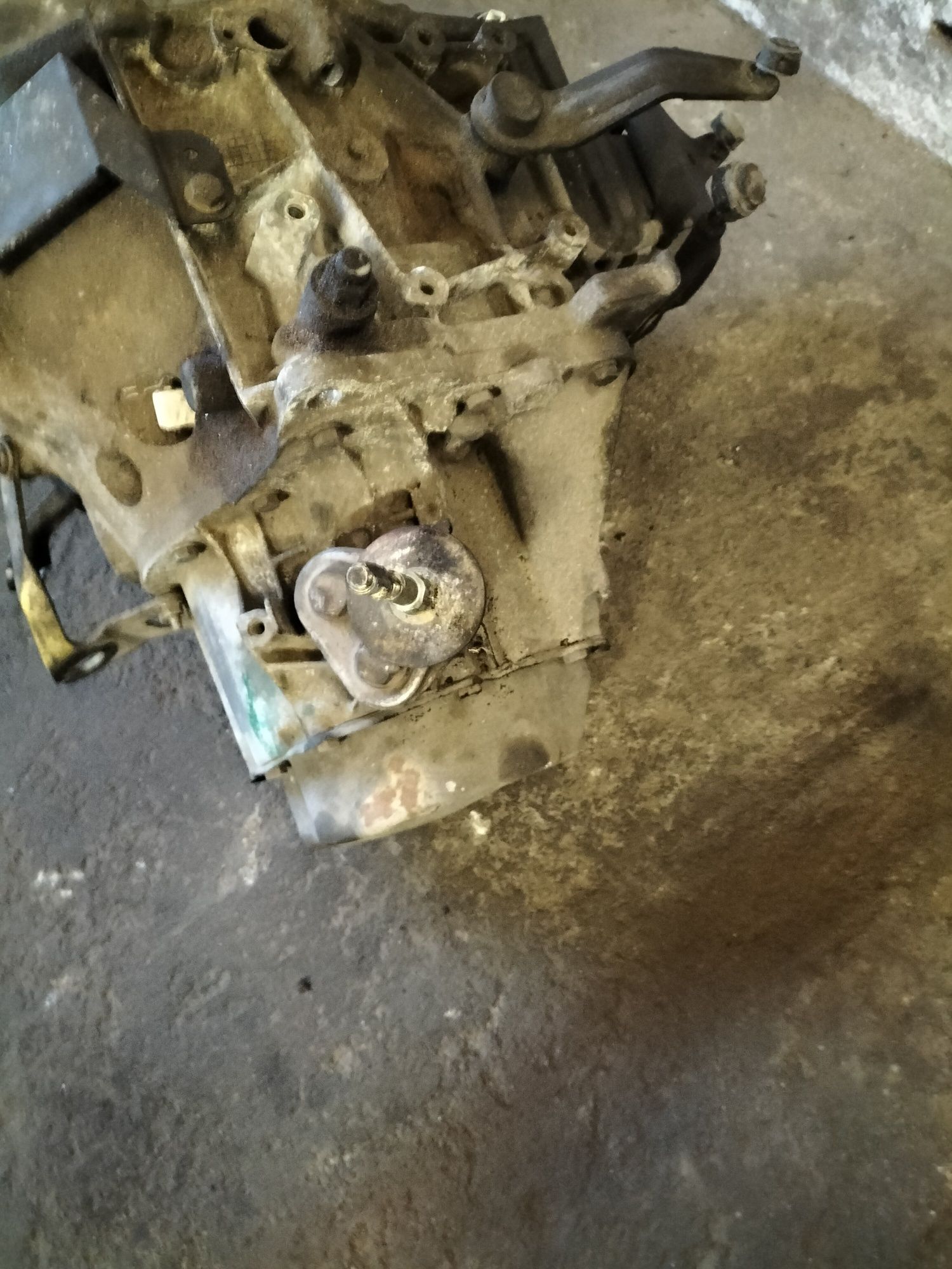 Skrzynia biegów manualna Peugeot 206 diesel 1.9 d Rok 2000