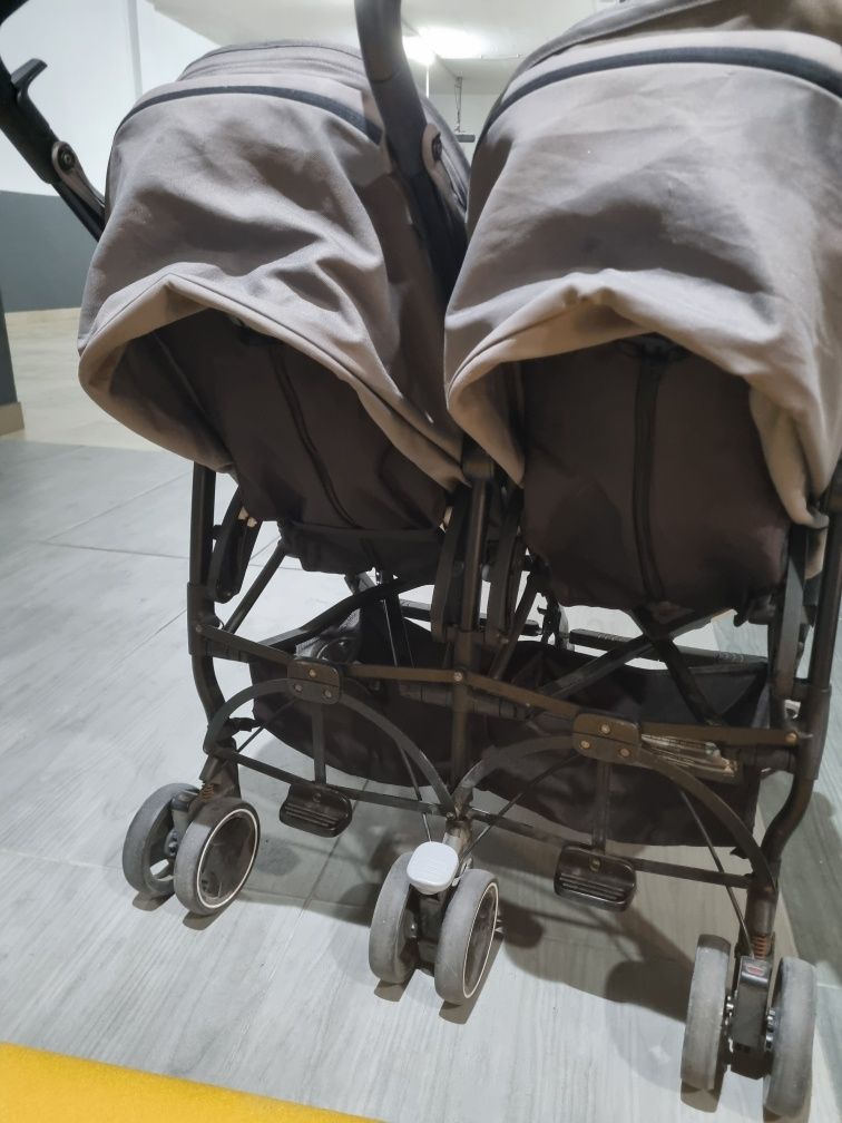 Carrinho de bebé gémeos