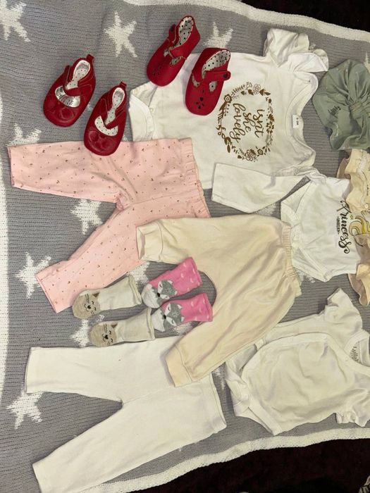 Набір пакет одягу 2-4 місяці боді пінетки лосини