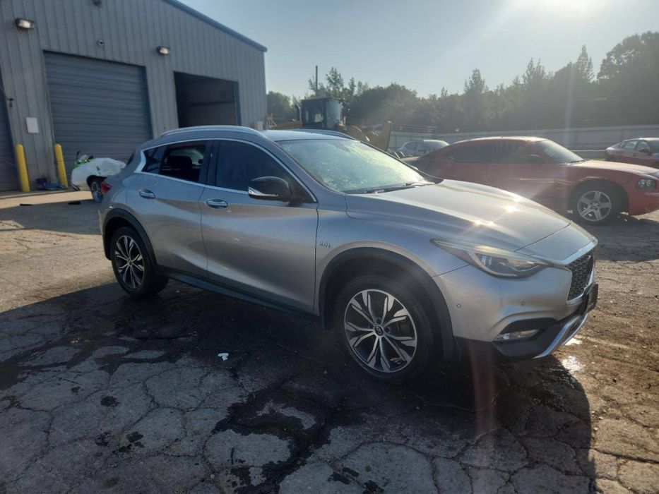 2017 Infiniti qx30  2.0 AWD