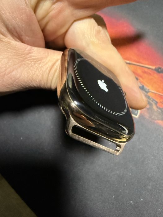 Apple watch 10 46mm Gold Titanium