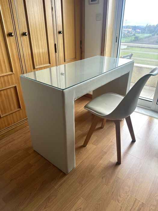 Vendo toucador (mesa + cadeira)