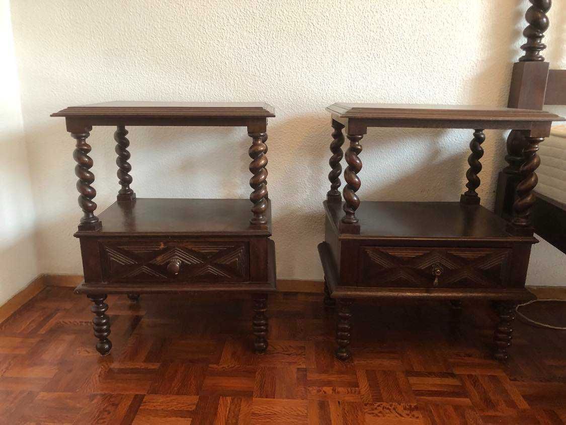 Mobília de Quarto de Casal Antiga com Roupeiro – usada em bom estado